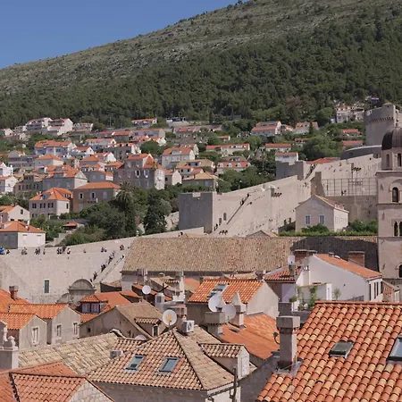 Old Town Oasis House Apartmán *