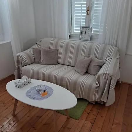 Апартаменты Old Town Oasis House